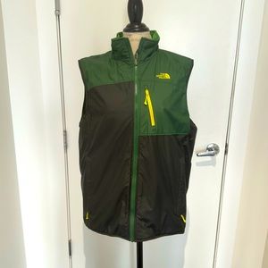 Men’s Lg The North Face reversible vest